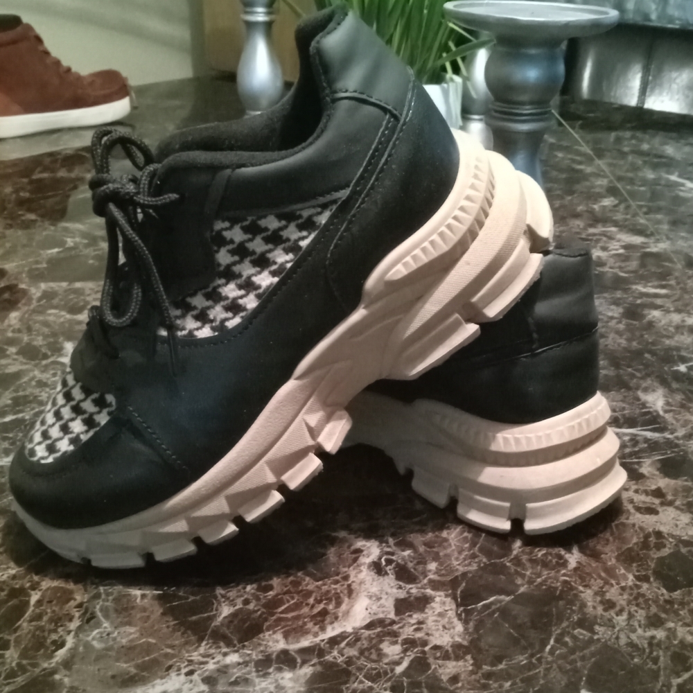 Black/beige hounds tooth print wedge sneakers...worn only 1 time..size 6.5